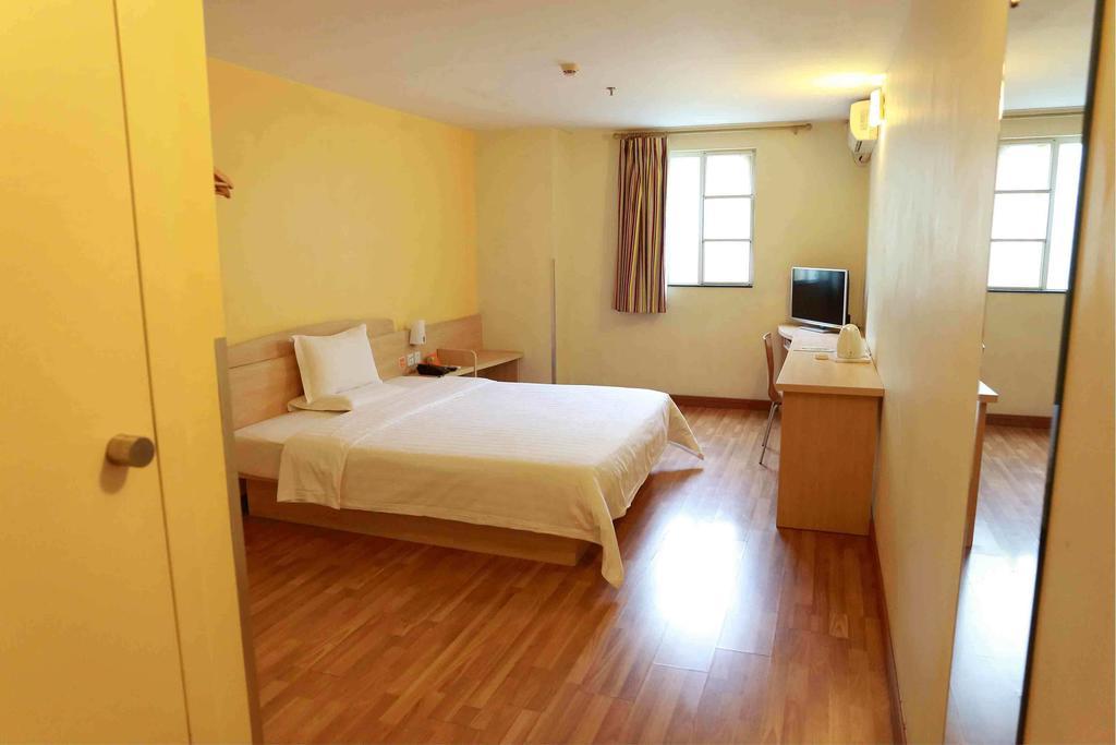 7Days Inn Beijing Railway Station Guangqu Gate Metro Station Chambre photo