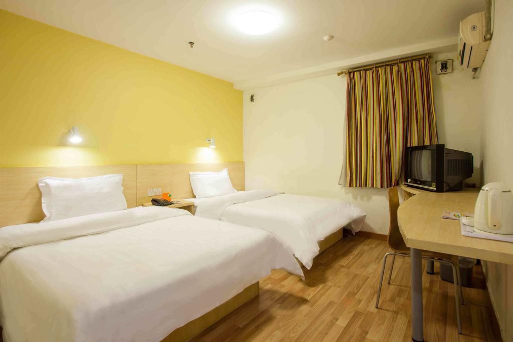 7Days Inn Beijing Railway Station Guangqu Gate Metro Station Chambre photo